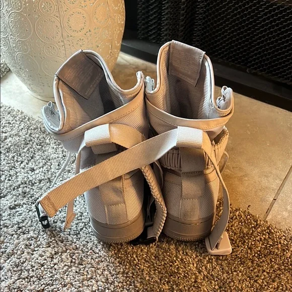 Nike Air SF AF1 White High-Top Sneakers with Textured Design - Picture 2 of 4